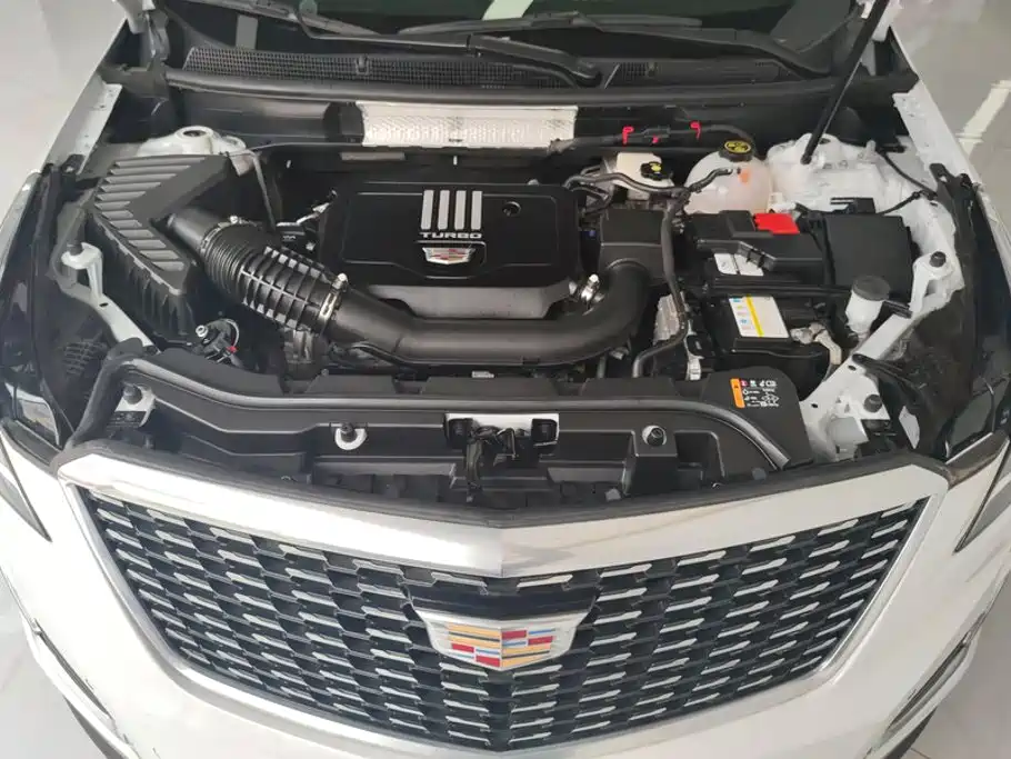 Cadillac XT5 — фото 10
