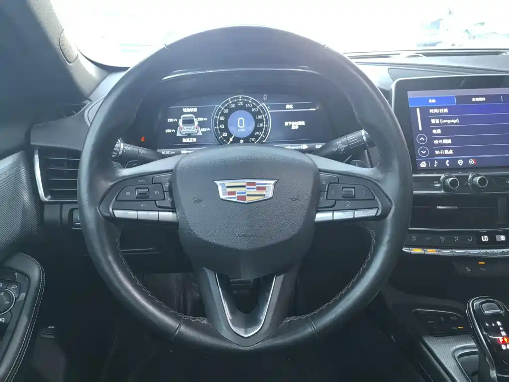 Cadillac CT5 — фото 8