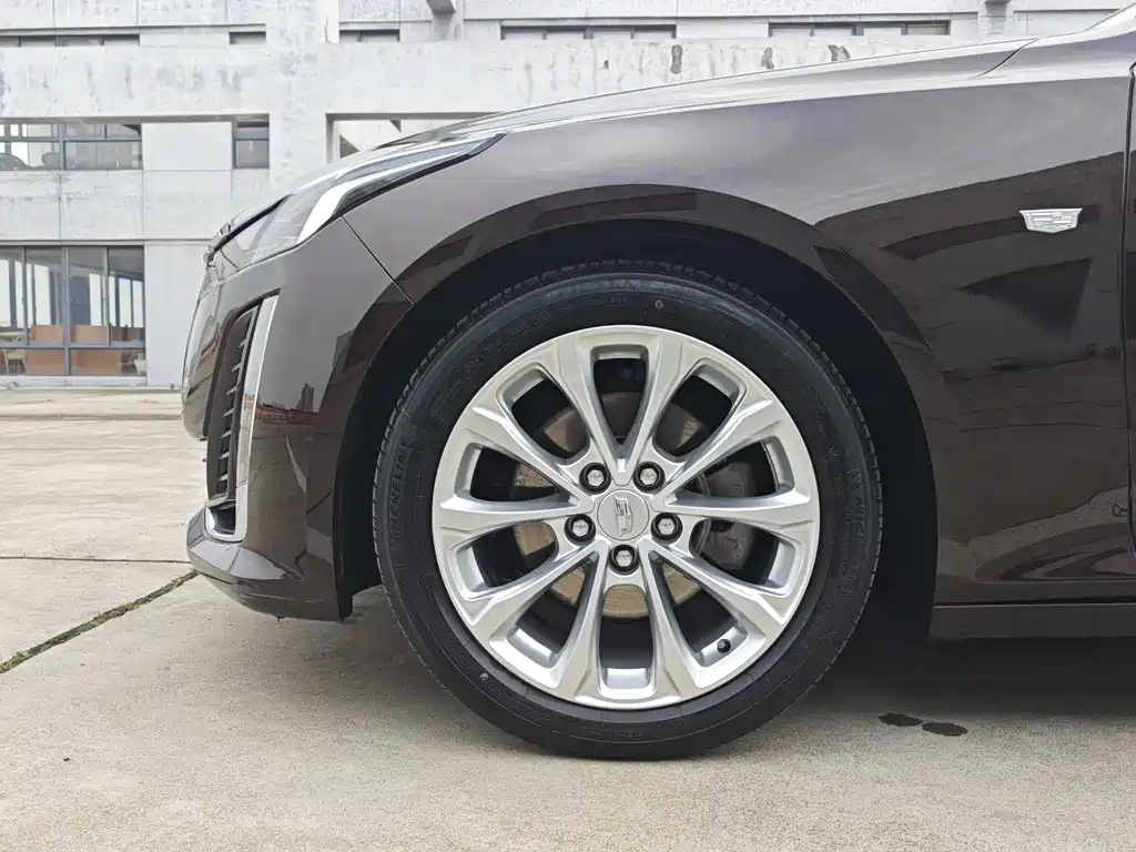 Cadillac CT5 — фото 4