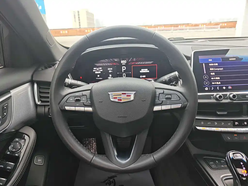 Cadillac CT5 — фото 6