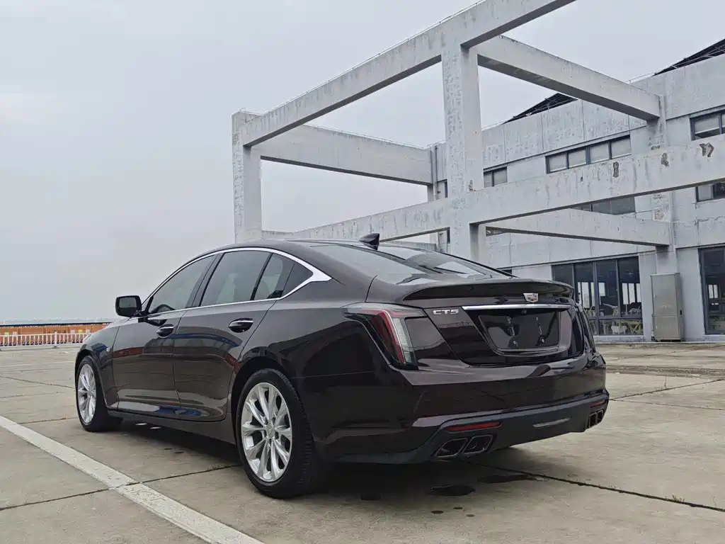 Cadillac CT5 — фото 7