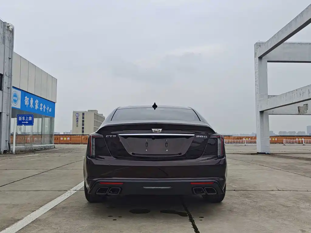 Cadillac CT5 — фото 8