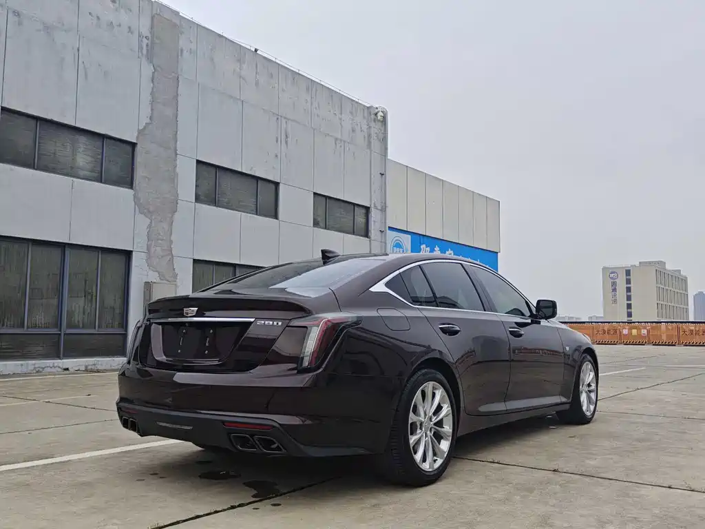 Cadillac CT5 — фото 9