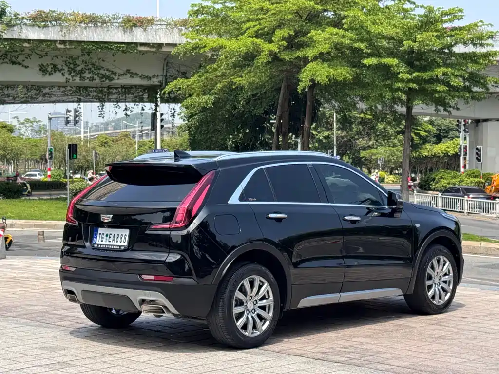 Cadillac XT4 — фото 6