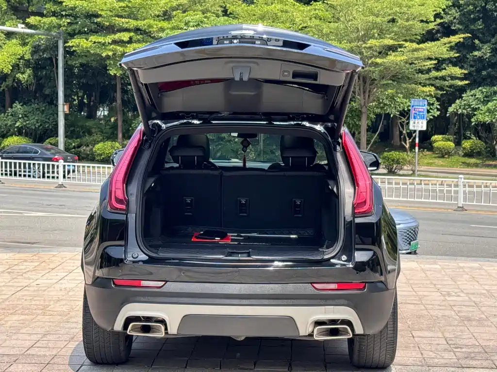Cadillac XT4 — фото 7