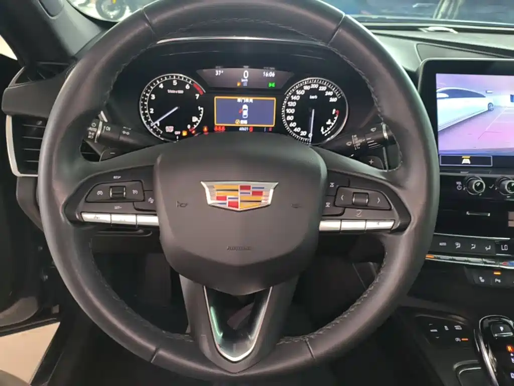 Cadillac CT5 — фото 11