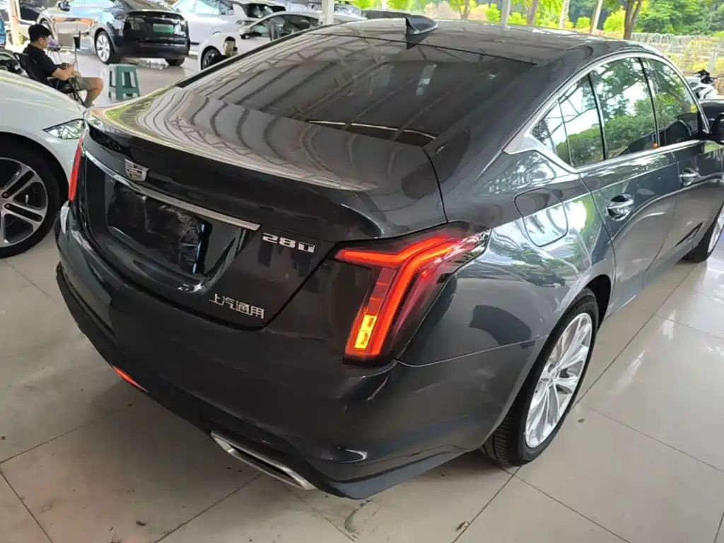 Cadillac CT5 — фото 7