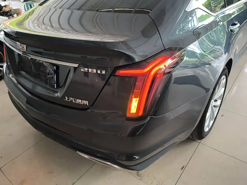 Cadillac CT5 — фото 8