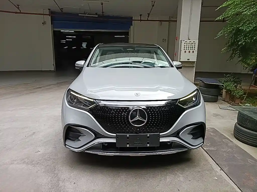 Mercedes-Benz EQE SUV — фото 2