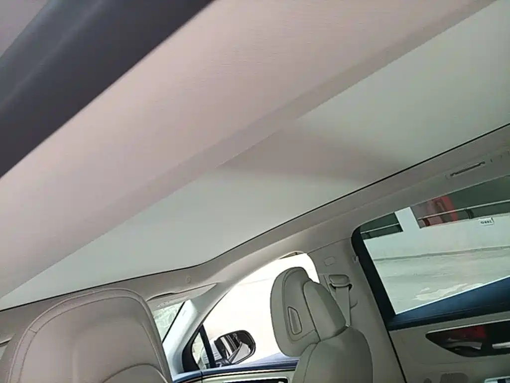 Mercedes-Benz EQE SUV — фото 17