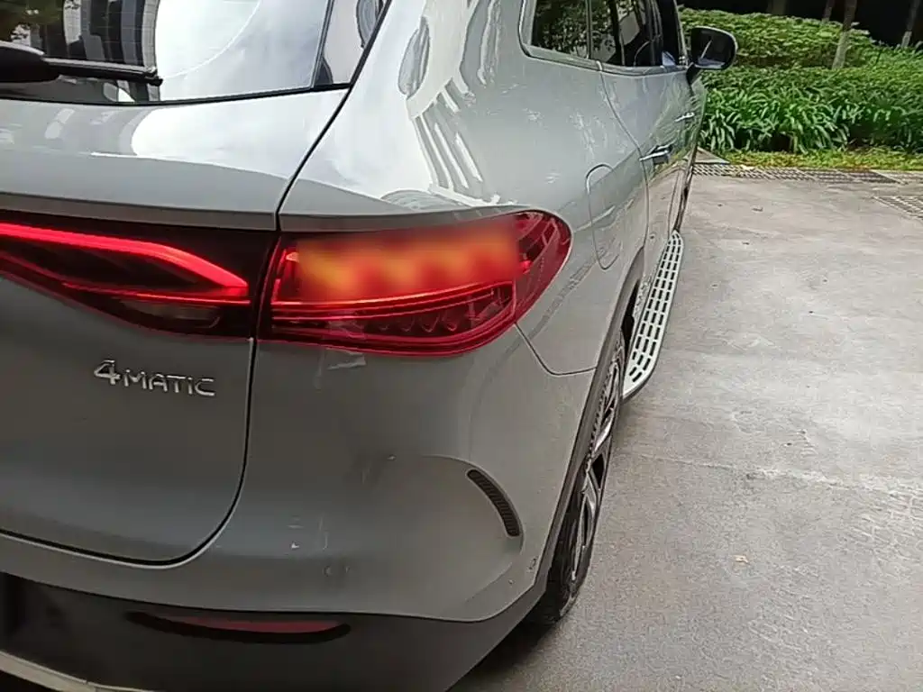 Mercedes-Benz EQE SUV — фото 7