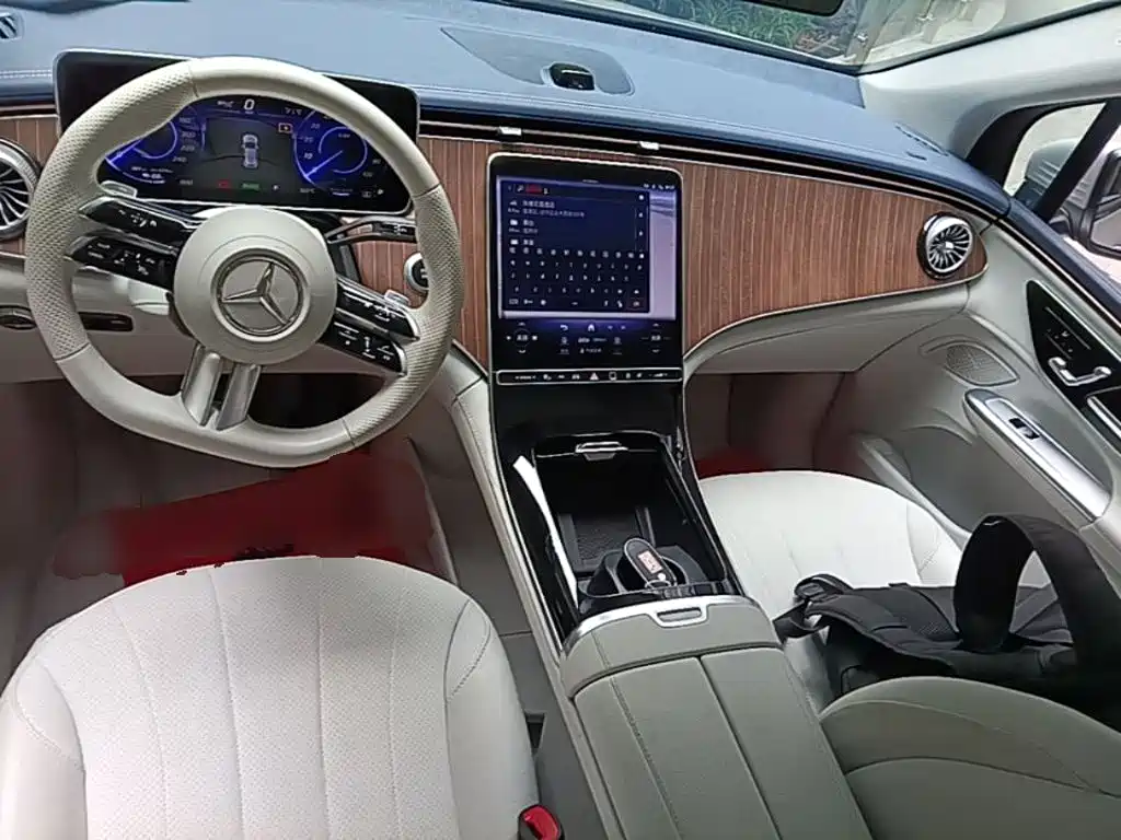 Mercedes-Benz EQE SUV — фото 9