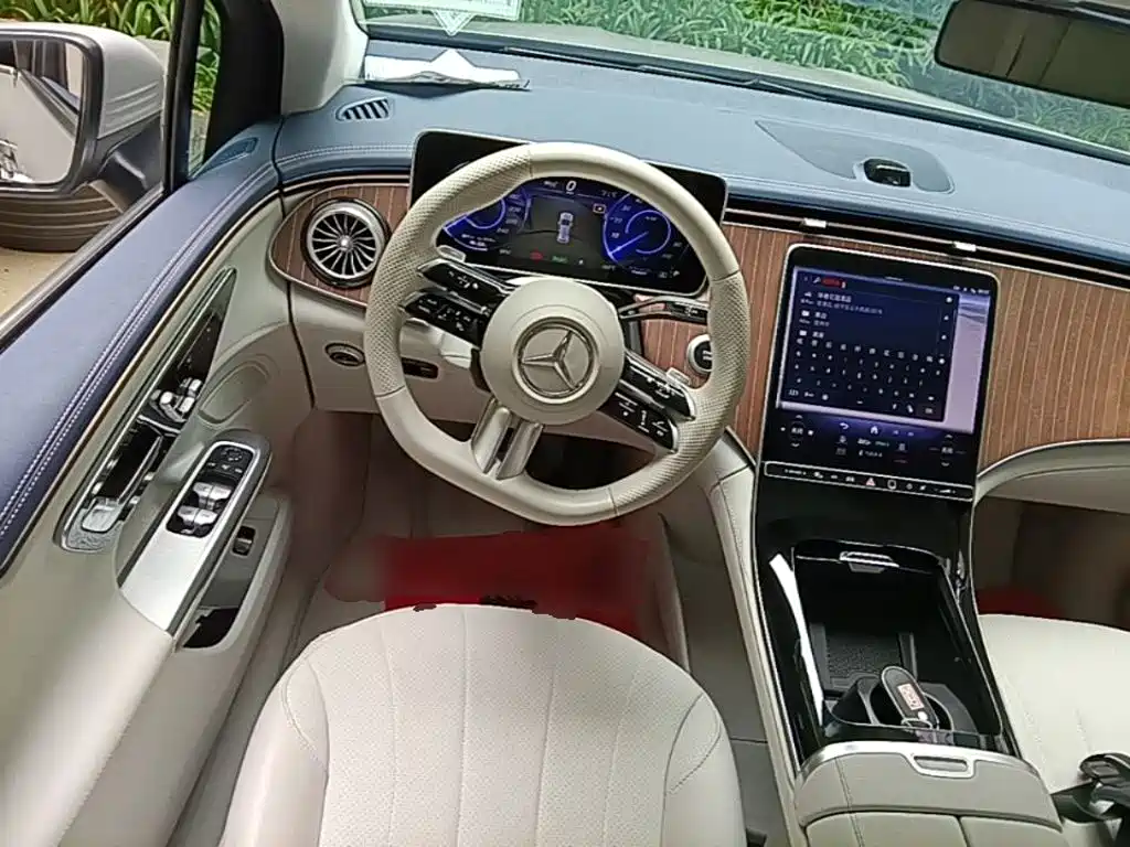 Mercedes-Benz EQE SUV — фото 10