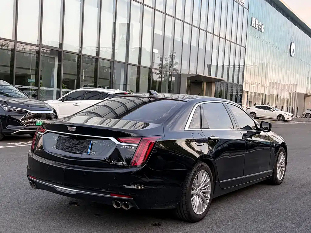 Cadillac CT6 — фото 17