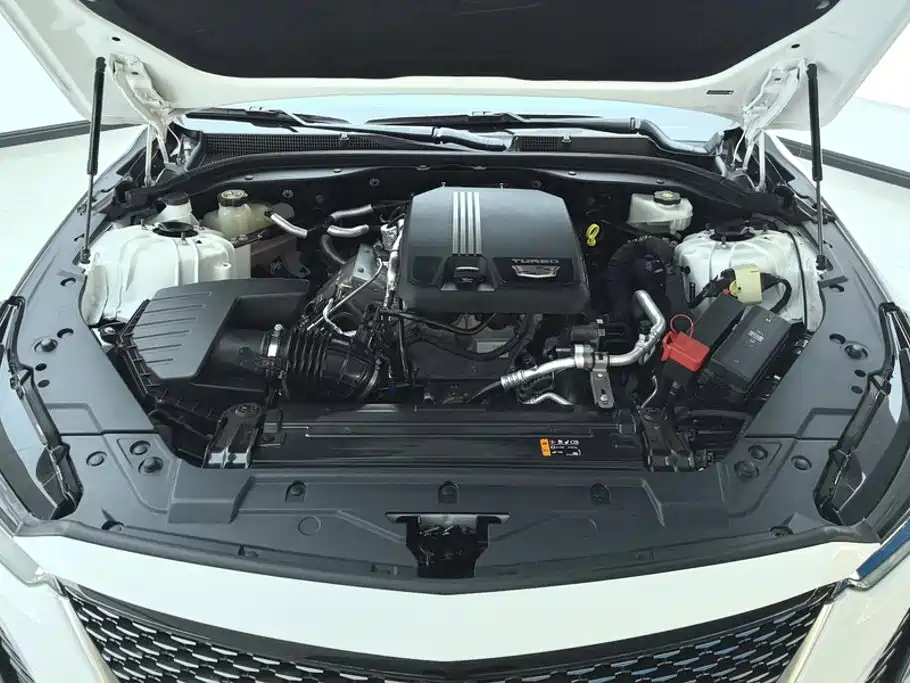 Cadillac CT5 — фото 10