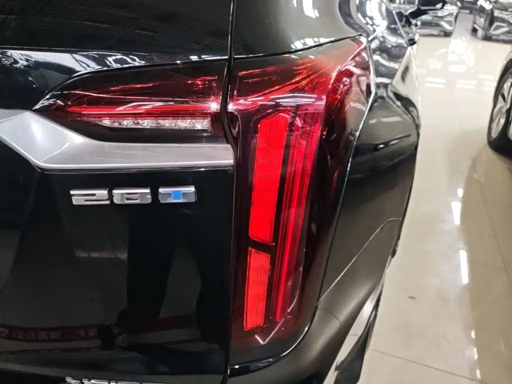 Cadillac XT6 — фото 8