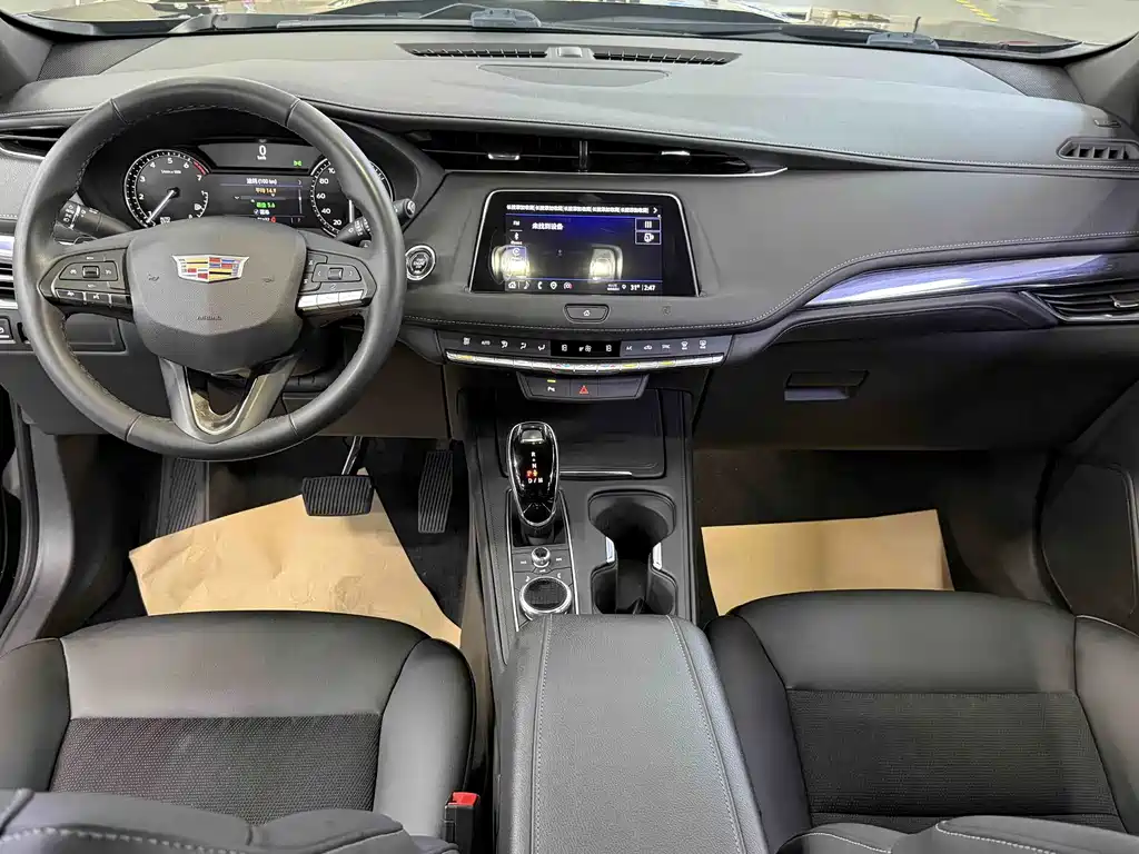 Cadillac XT4 — фото 2