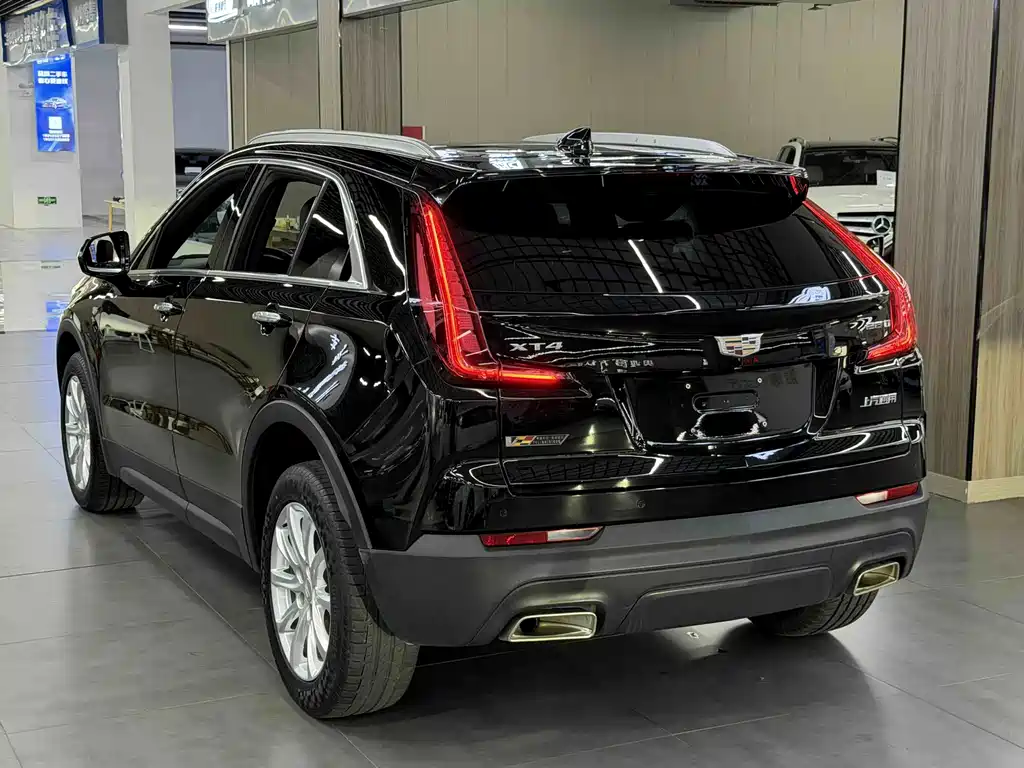 Cadillac XT4 — фото 5