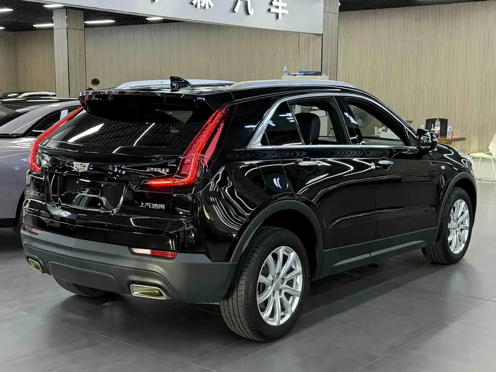 Cadillac XT4 — фото 7