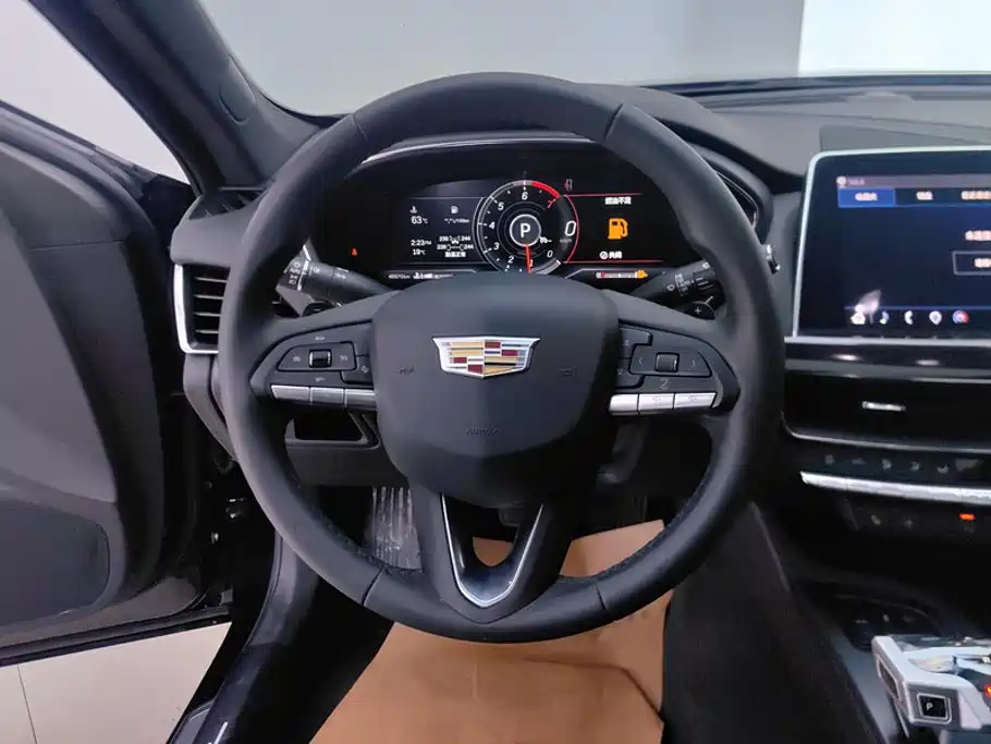 Cadillac CT5 — фото 15