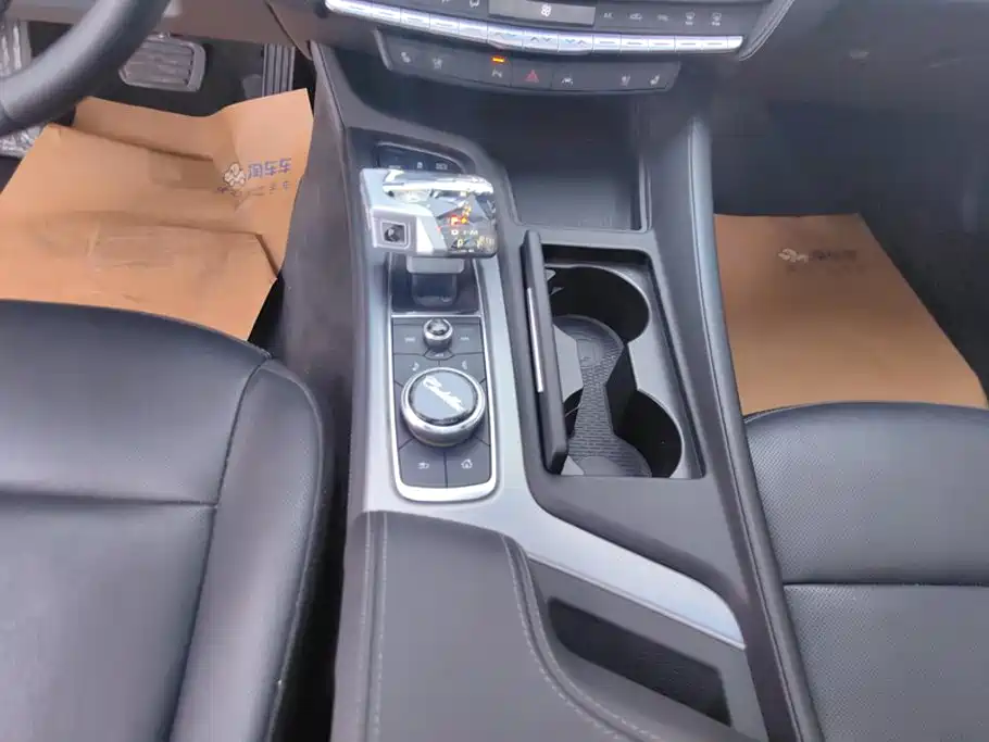 Cadillac CT5 — фото 16