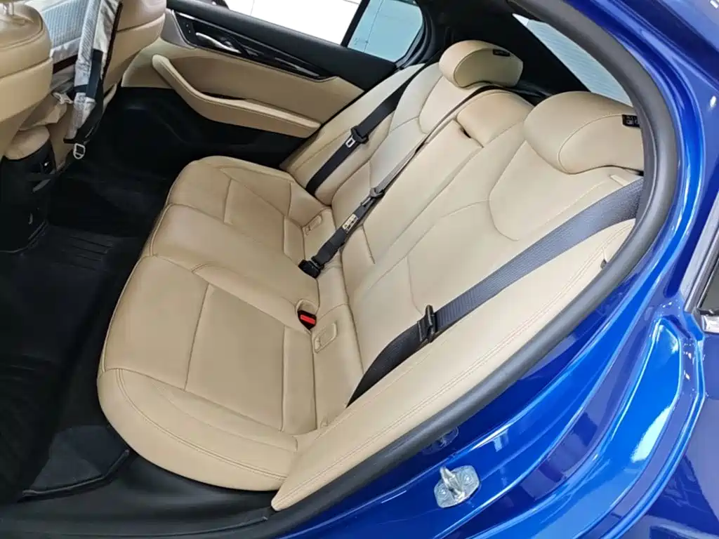 Cadillac CT5 — фото 13