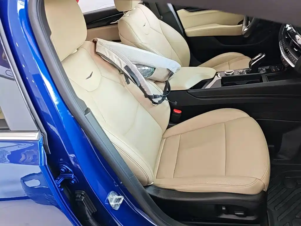 Cadillac CT5 — фото 20