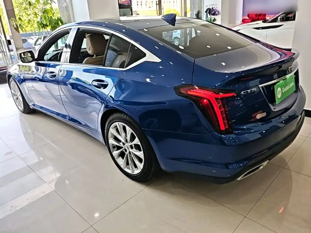 Cadillac CT5 — фото 23