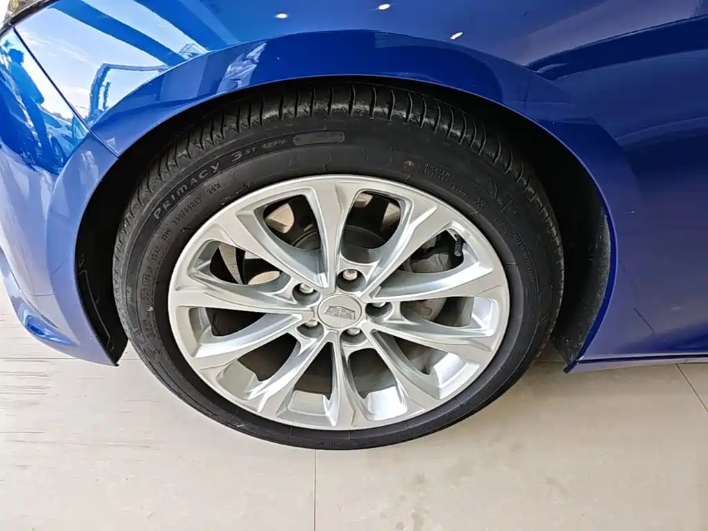 Cadillac CT5 — фото 25