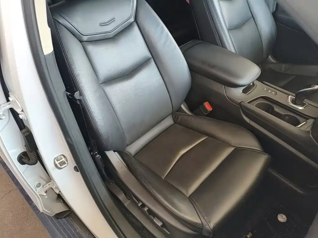 Cadillac XT5 — фото 25