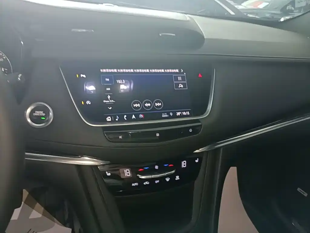 Cadillac XT5 — фото 13
