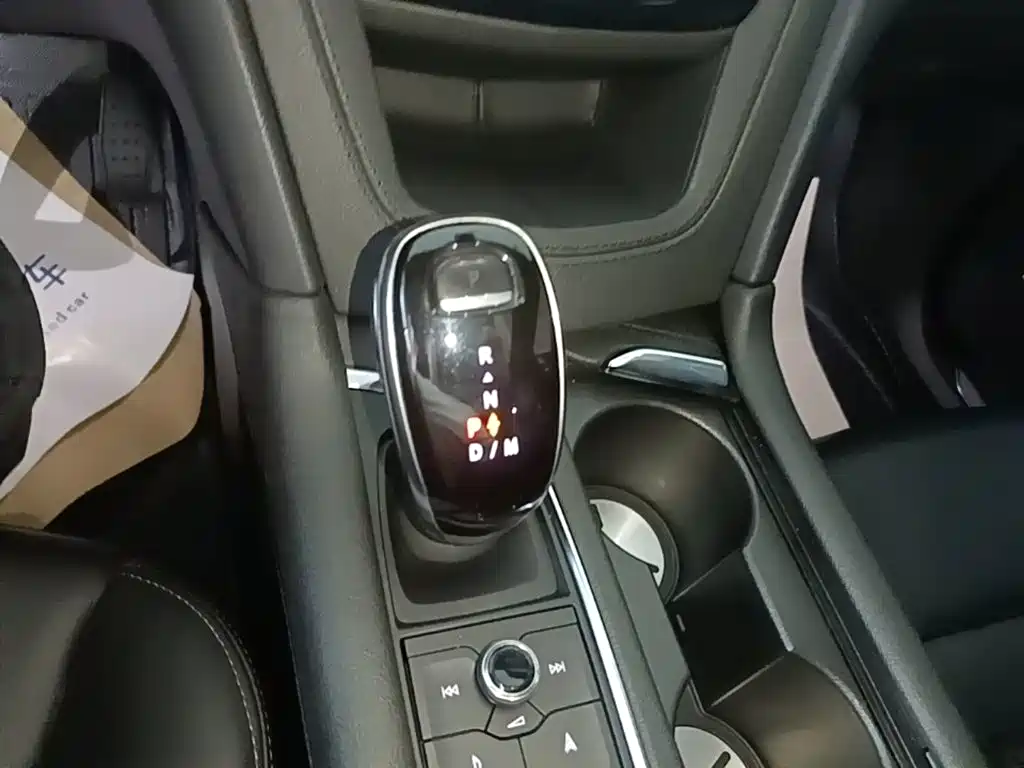 Cadillac XT5 — фото 14
