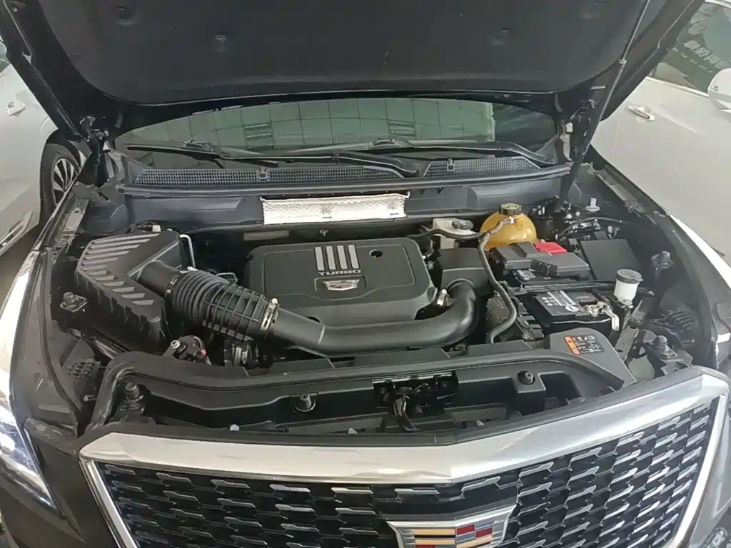 Cadillac XT5 — фото 20