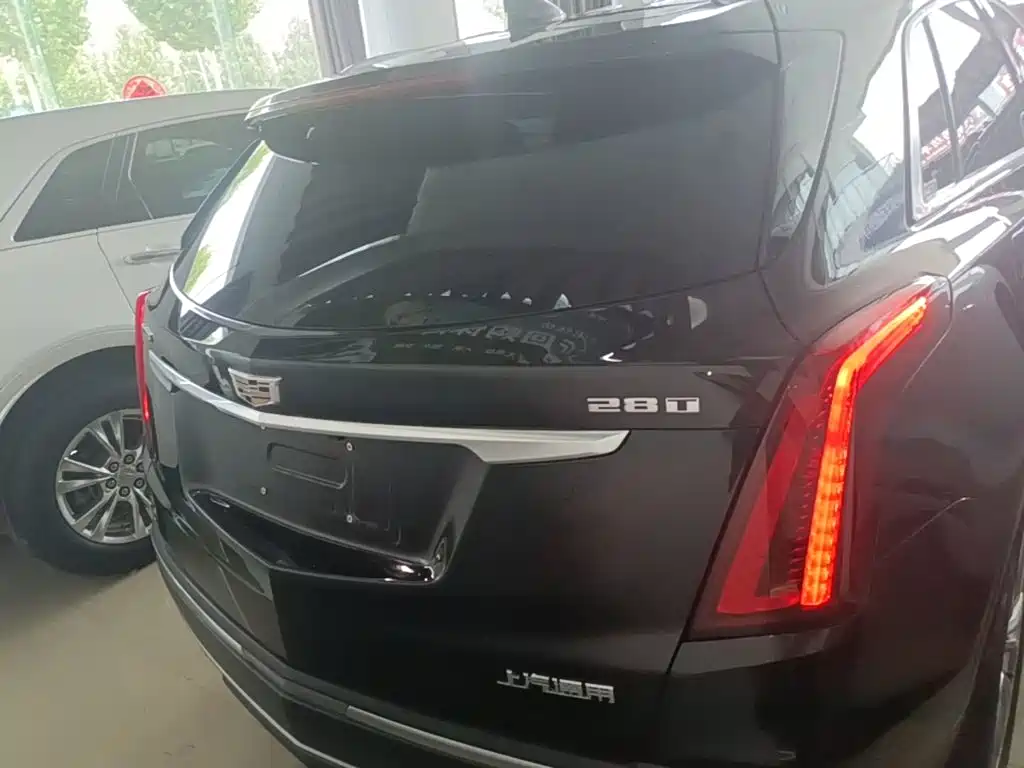 Cadillac XT5 — фото 6