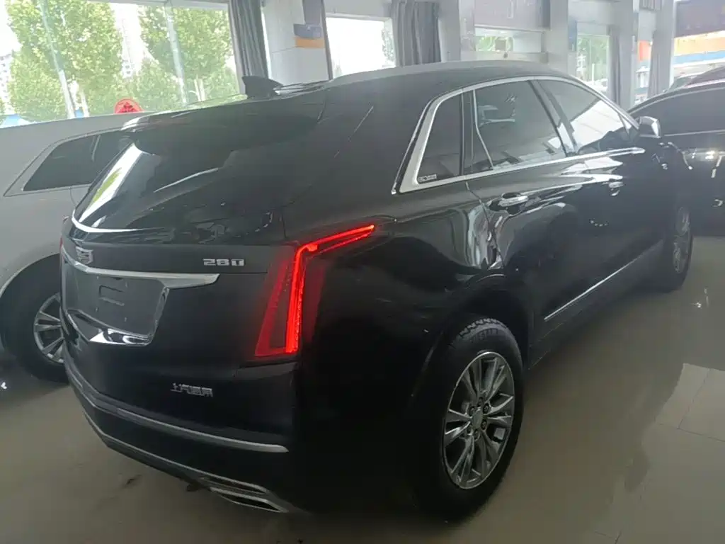 Cadillac XT5 — фото 7