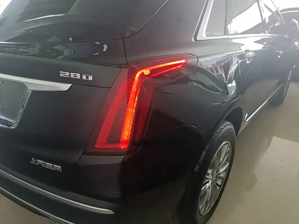Cadillac XT5 — фото 8
