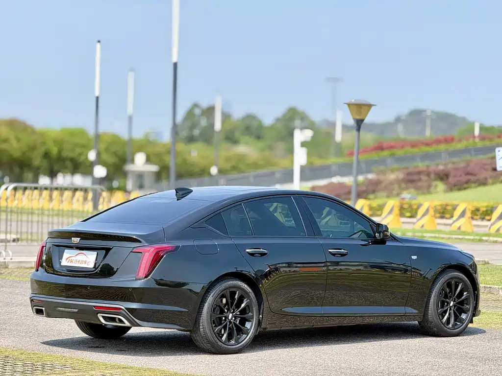 Cadillac CT5 — фото 16