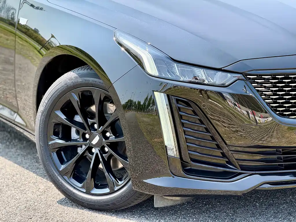 Cadillac CT5 — фото 20