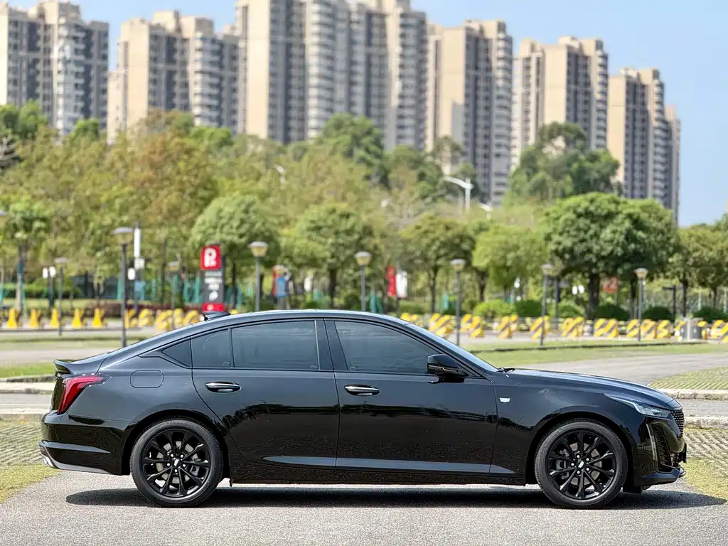 Cadillac CT5 — фото 21