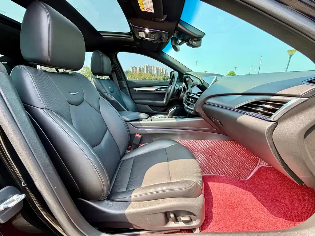 Cadillac CT5 — фото 9