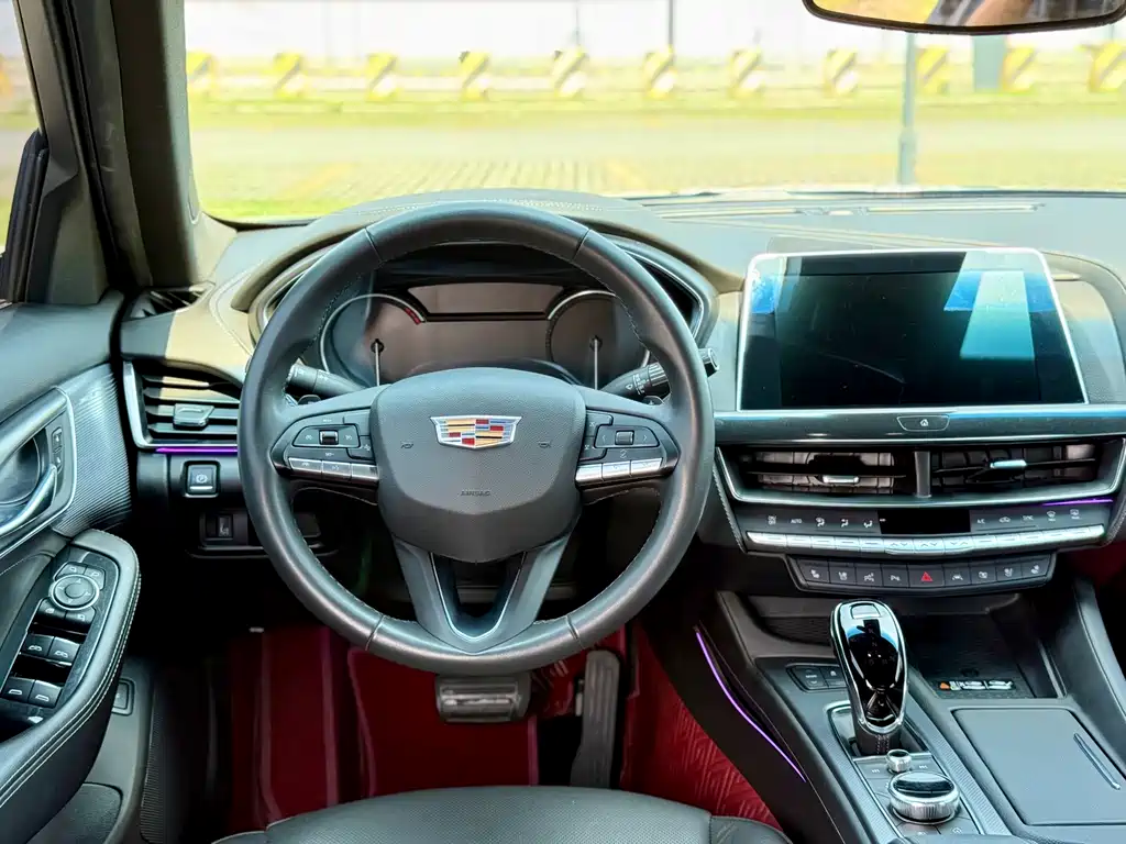 Cadillac CT5 — фото 10