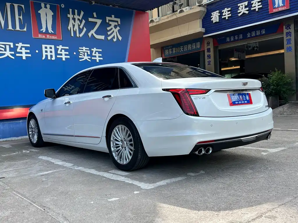 Cadillac CT6 — фото 27