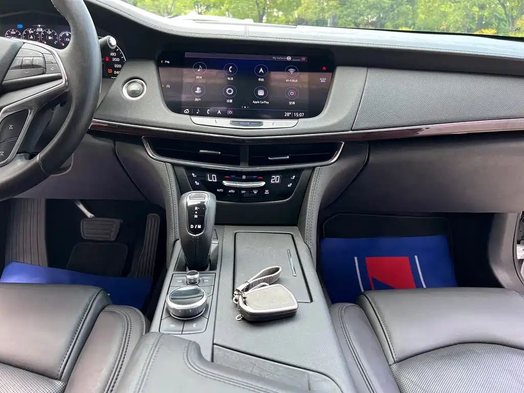 Cadillac CT6 — фото 30