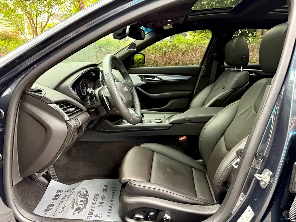 Cadillac CT5 — фото 6