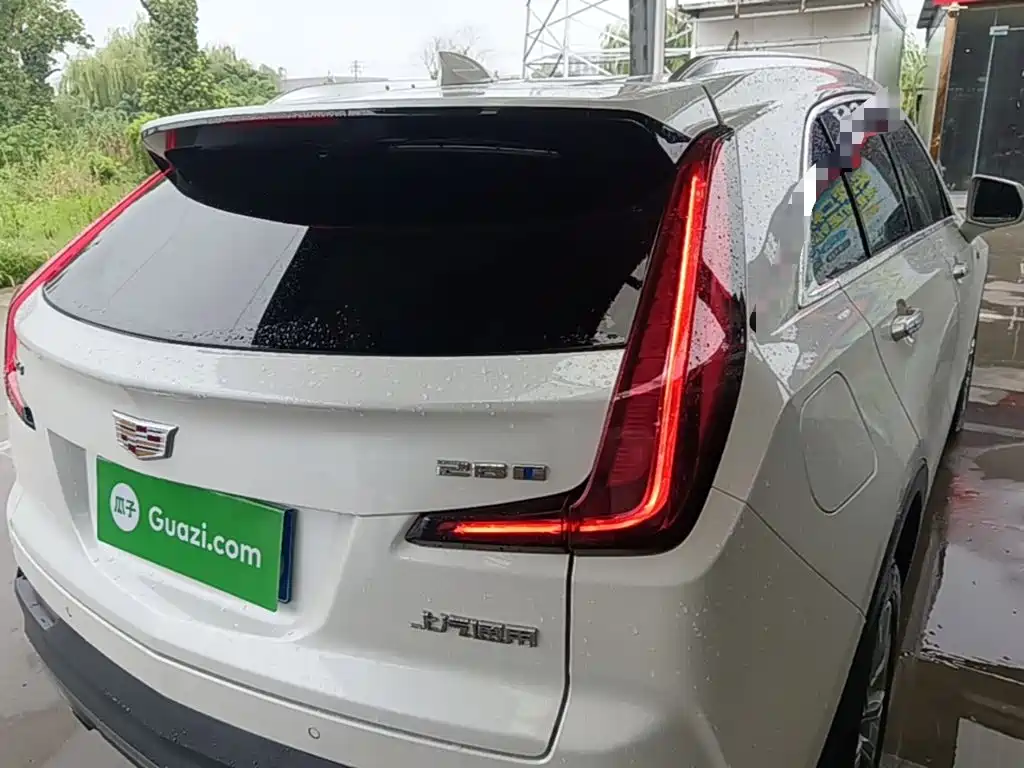 Cadillac XT4 — фото 8