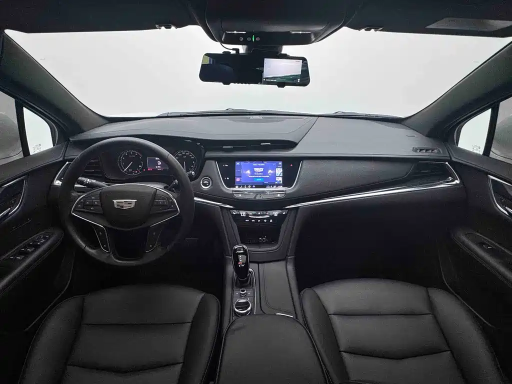 Cadillac XT5 — фото 17