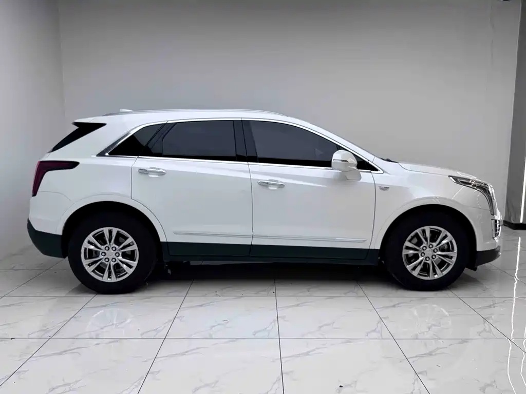 Cadillac XT5 — фото 8