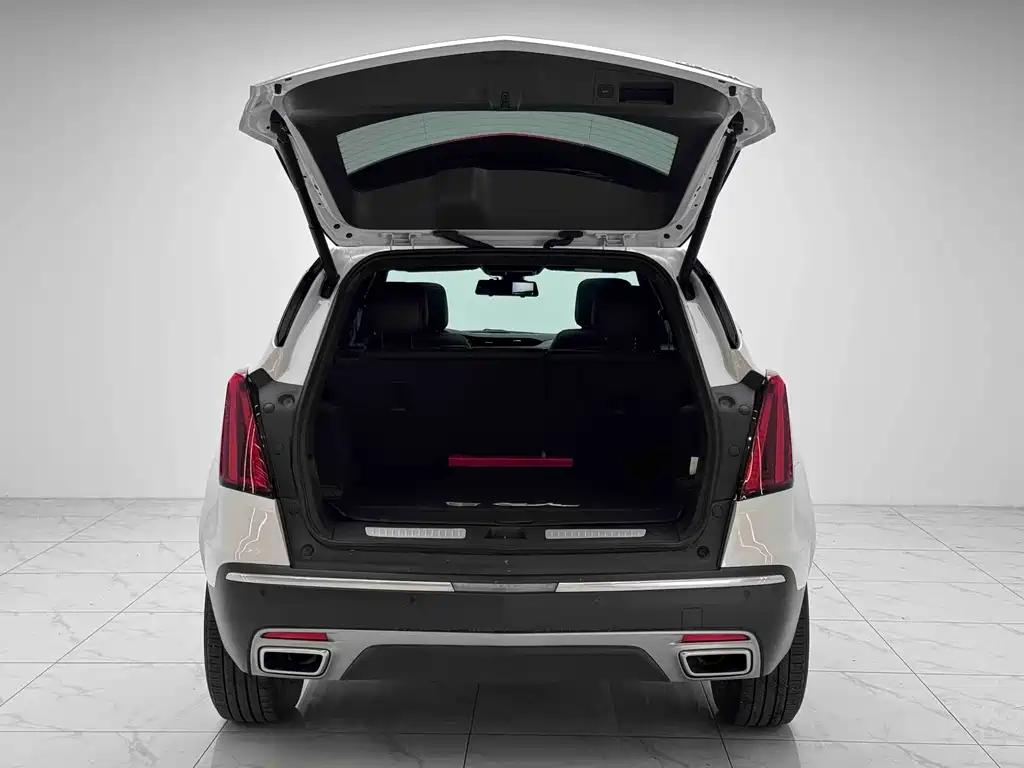 Cadillac XT5 — фото 10