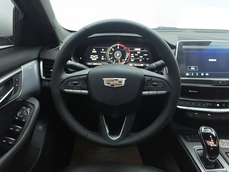 Cadillac CT5 — фото 15