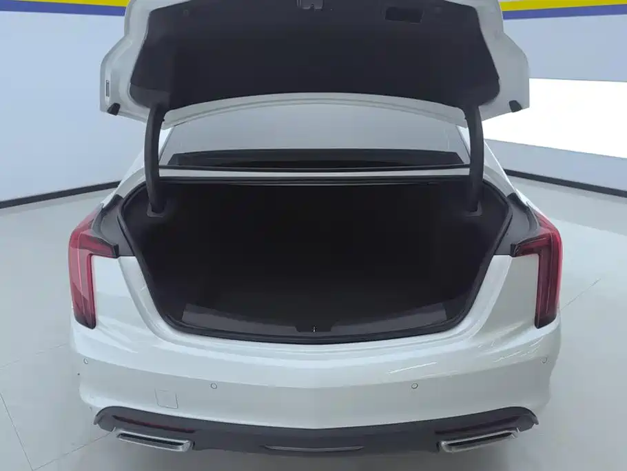 Cadillac CT5 — фото 4